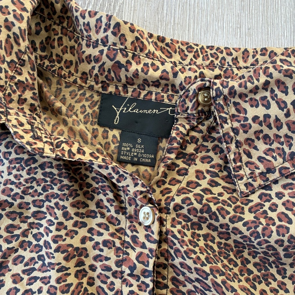Filament Vintage silk leopard print button up blouse 100% silk size small - Picture 2 of 5